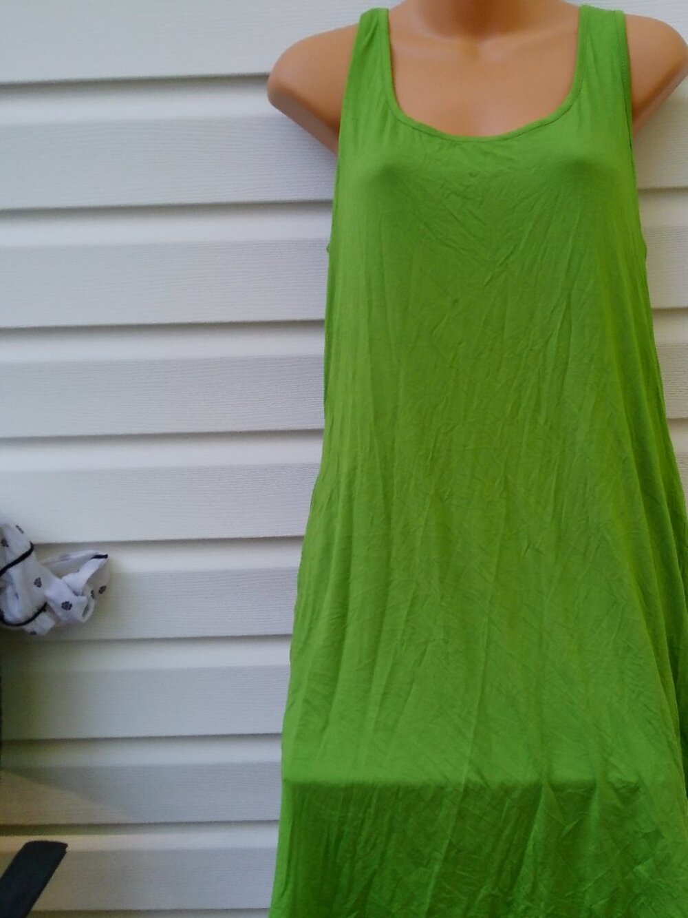 2 PC LOUNGE DRESSES SIZE MED GOOD CONDITION GREEN AND BURGANDY
